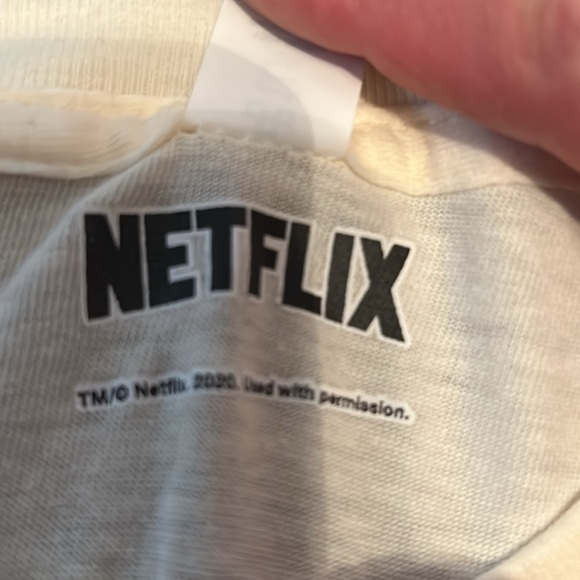 NWOT - Netflix Stranger Things Cream T-Shirt - Medium - Picture 4 of 4